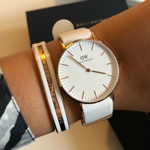 Daniel Wellington Watch - Comes with free Bangle!